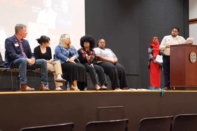 Thank you to all the first-generation students and graduates who came out last night to celebrate!

During the panel discussion, faculty, staff, and students spoke on the significance of heritage and it's impact on the university experience.

This event was presented by the Student Success Center, Trio Student Support Services, and the Student Activities Board. 

#UofL #UniversityofLouisville #GoCards #UofLStudentLife #UofLStudents #UofLGrads #UofLAlumni
