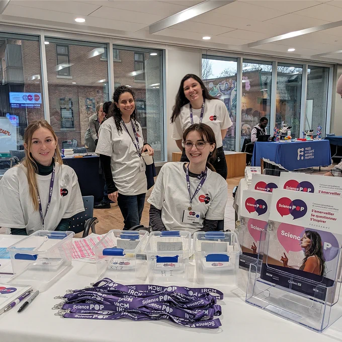 Deuxième journée de notre grande finale Science POP, venez nous voir!
Après une première journée enlevante, trippante, de haut calibre, c’est la deuxième et dernière journée de la grande finale provinciale du concours de communication scientifique #sciencepop, une occasion exceptionnelle de valoriser la recherche scientifique et de favoriser des échanges enrichissants autour de la science. 
Ce matin, ne manquez pas la conférence « L'importance de vulgariser pour la relève scientifique » par le journaliste scientifique et conférencier Michel Rochon, tout juste avant la reprise des joutes, autour de l’épreuve de santé durable. 
Festif et instructif, vous avez dit? Nous avons de la place, et serions heureux de vous y voir même si vous n’êtes pas inscrits.
https://www.ircm.qc.ca/fr/evenements/detail/science-pop-grande-finale-provinciale/49757