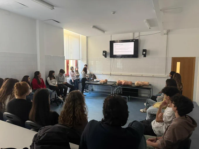 Taller de primeiros auxilios na USC