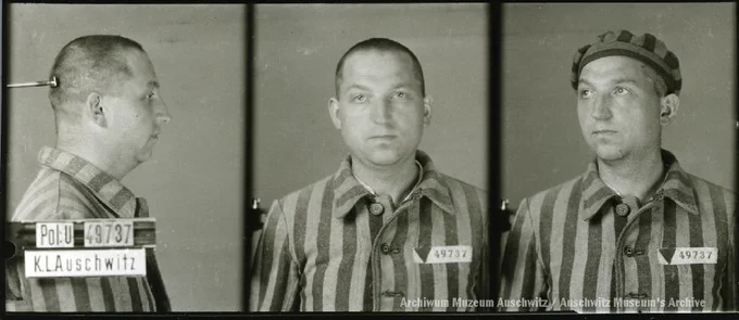 A mugshot registration photograph from Auschwitz. A man with a shaved head wearing a striped uniform photographed in three positions (profile and front with bare head and a photo with a slightly turned head with a hat on). The prisoner number is visible on a marking board on the left.