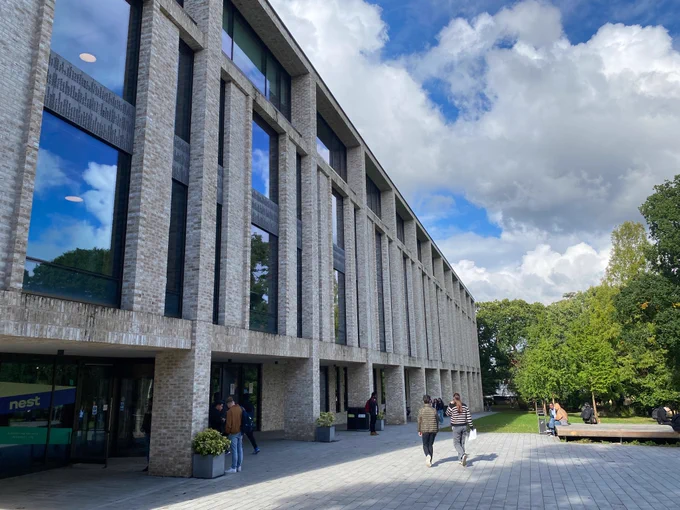 Image shows library exterior