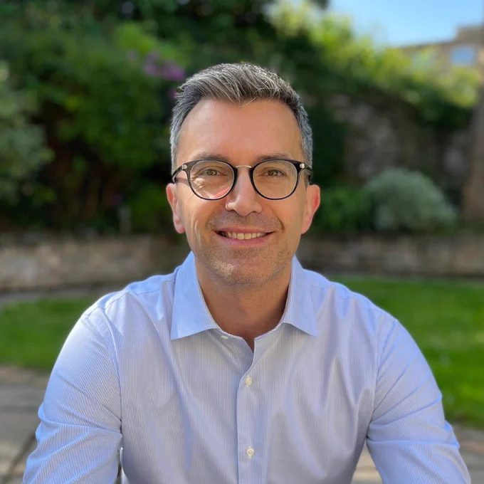 Dr Jeff Davies