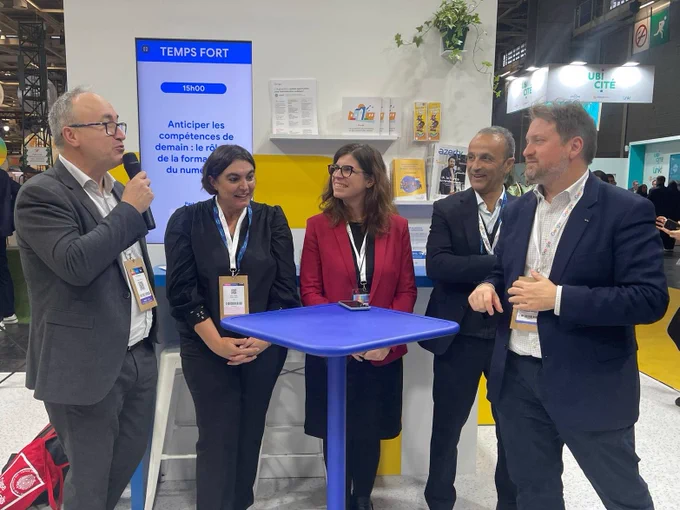 Salon des Maires 2024 - France Travail intervient sur le stand de Google France