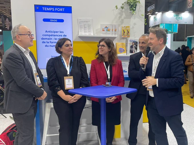 Salon des Maires 2024 - France Travail intervient sur le stand de Google France