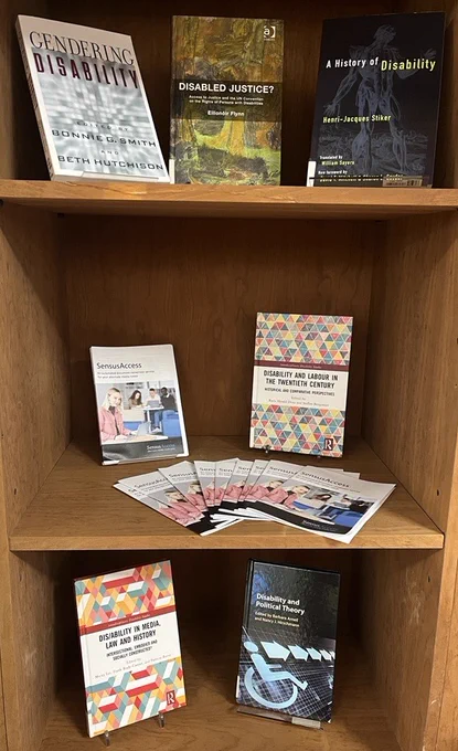 Book display at the EUI Library. 