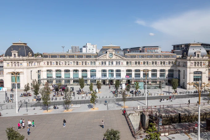 Façade de la gare côté canal du midi (Crédit AREP / Photographe : Sébastien Sindeu) 