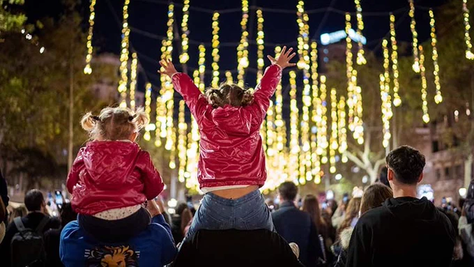Imatge de l'encesa de les llums de Nadal a la ciutat de Barcelona.