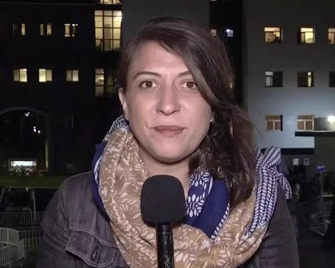 La Chance apprend avec stupeur la mort de notre amie et bénévole, Marine Vlahovic, lundi dernier à Marseille. Agée de 39 ans et journaliste de talent, elle a notamment travaillé depuis Ramallah et Gaza pour Arte, RFI, France Culture ou encore Mediapart. 
 Au fil des ans, Marine avait accompagné nos étudiants à Toulouse, puis à Marseille. 
Diffusés par Arte Radio en 2021, ses magnifiques https://www.arteradio.com/serie/carnets_de_correspondante/1997 témoignent de son courage et de sa sensibilité.  
La Chance s'associe à la peine de sa famille et de ses proches.