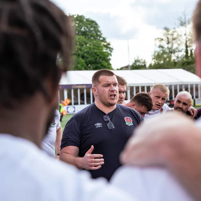 Former England Student Men's Head Coach Darren Fearn speaking to players during the England Students Match 2024 in Coventry 
