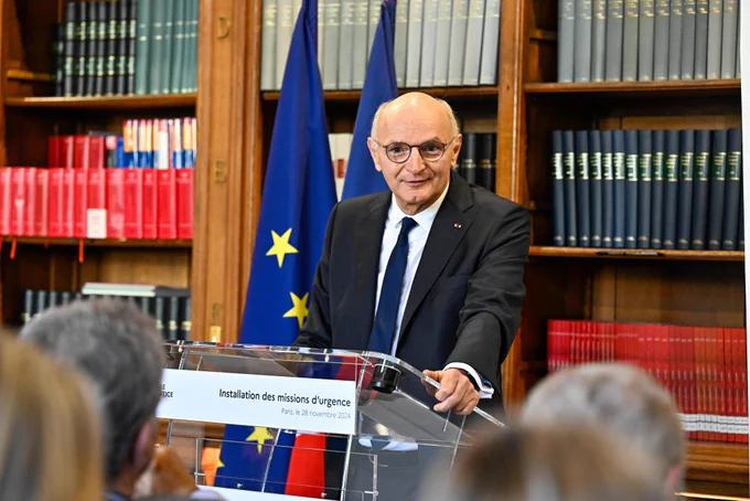 Didier Migaud, garde des Sceaux, ministre de la Justice, ce matin à la Cour de cassation pour l'installation des trois groupes de travail créés dans le cadre des missions d’urgence relatives à la déjudiciarisation, à l’exécution des peines et à l’audiencement criminel et correctionnel.