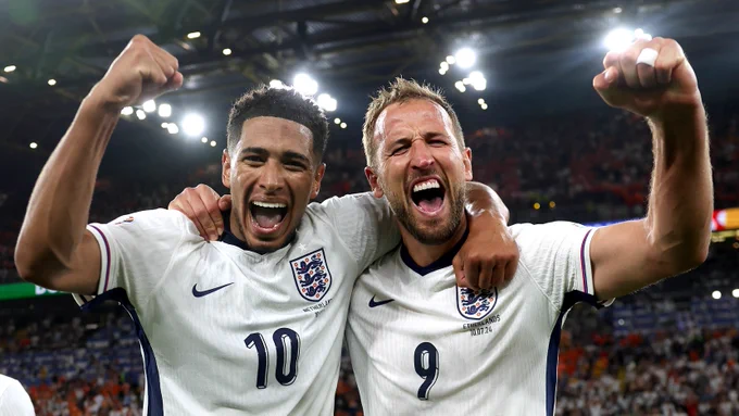 Jude Bellingham and Harry Kane celebrate.