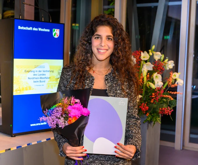 Hana Attia erhält Leibniz-Promotionspreis 2024, Copyright: David Ausserhofer / Leibniz-Gemeinschaft