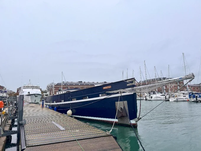 Prolific with no masts