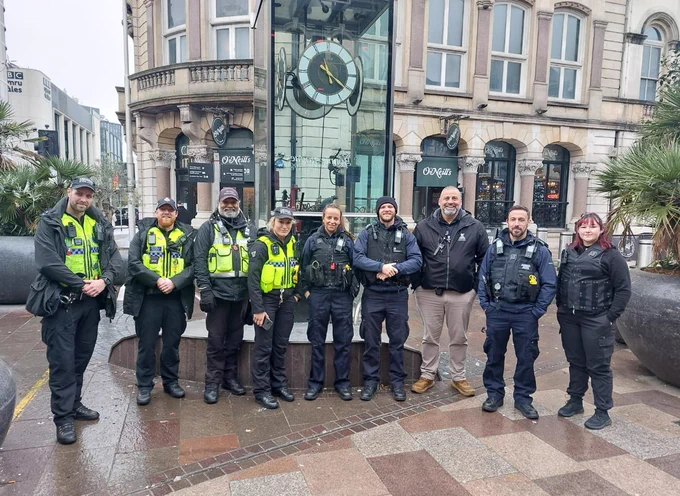 City Centre Wardens and Police / Wardeiniaid Canol y Ddinas a Heddlu.
