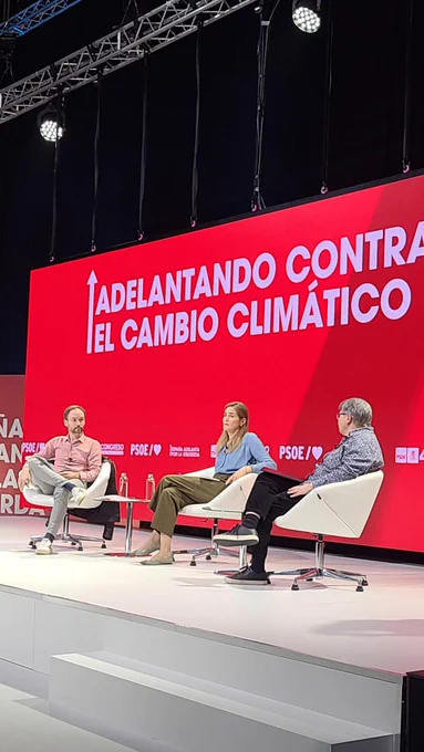 Foto de los 3 panelistas, Sara Aagesen, Eloy Sanz y María José Sanz, en el panel Adelantando contra el cambio climático