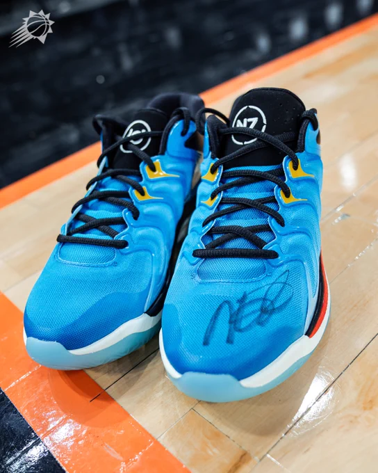 AUTOGRAPHED NIKE N7 KD 17 SHOES.