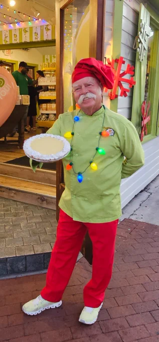 🎄🌴 Spotted a festive Kermit at Kermit’s Key Lime Pie Factory this weekend, spreading holiday cheer! 🥧✨ It’s always a treat to stop by during the festivities. What’s your favorite sweet (or tangy) indulgence here? Let us know! 🍋💛 

#KermitsKeyLimePie #KeyWestHolidays #KeyLimeLove #FloridaKeysMagic #TisTheSeason #IslandTreats