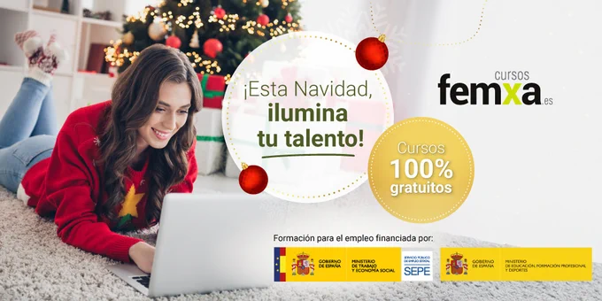 Joven aprendiendo en el portátil durante la Navidad