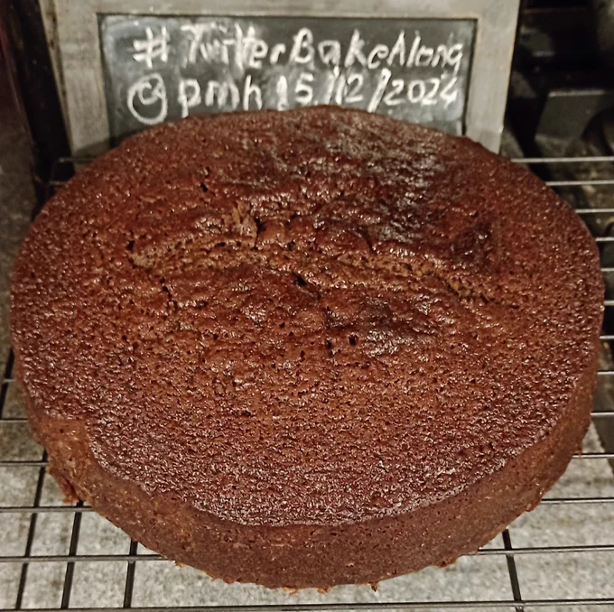 A circular ginger cake