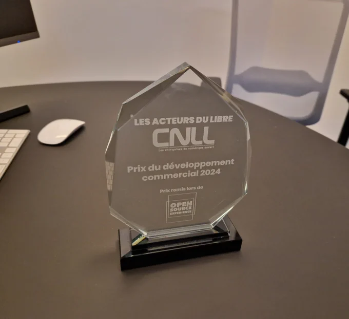 Photography of the "Acteurs du Libre" award received by QuantStack.