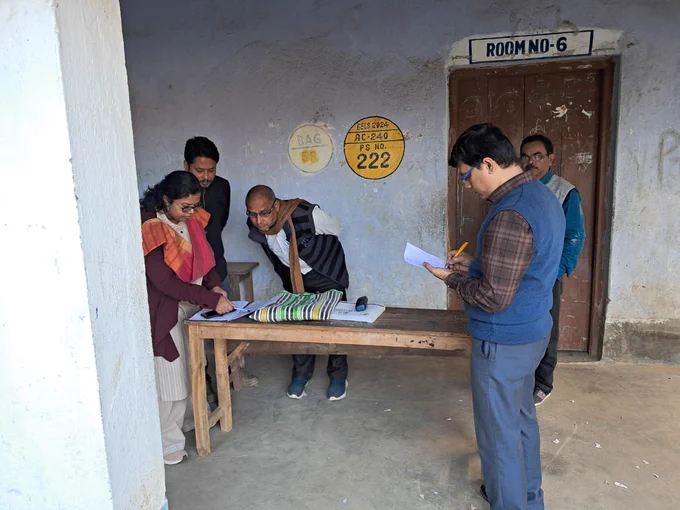 Different Polling Booth visited on special campaign day by DMDC & OC Election of Baghmundi block under Purulia district, West Bengal.
#SpecialSummaryRevision2025 #SSR2025 #GoRegister #BLO