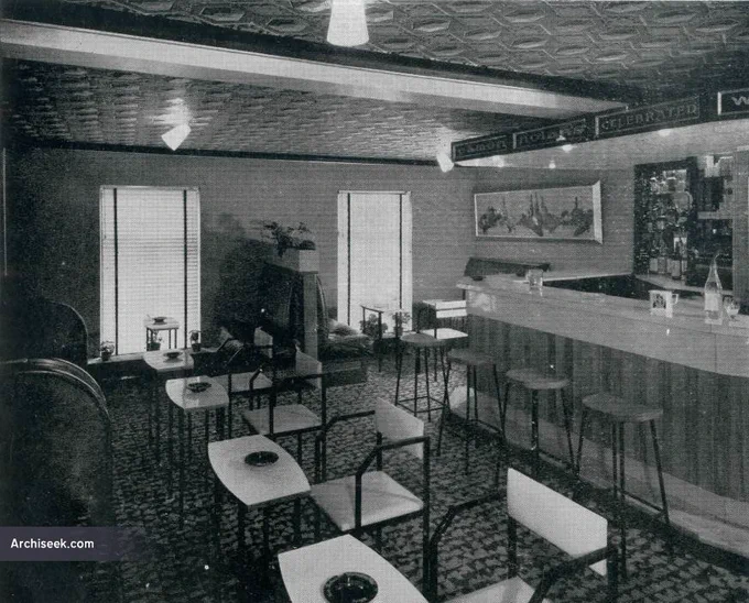 Main bar