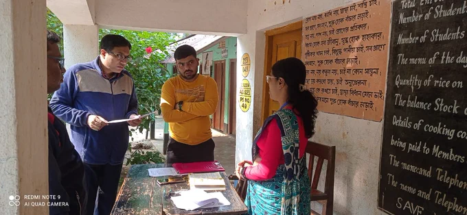 Glimpses of special campaign day activities of SSR -2025 different polling stations of  Paschim Medinipur District of West Bengal.
#SpecialSummaryRevision2025 #SSR2025 #GoRegister #BLO

