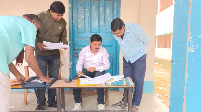 Visit of different Polling Stations by Election officials on Special Campaign Day of SSR 2025 at Murshidabad district, West Bengal.
#SpecialSummaryRevision2025 #SSR2025 #GoRegister #BLO