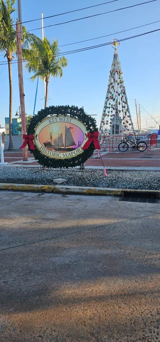 🌴☀️ Happy Tuesday from the beautiful Historic Seaport in Key West! 🌊✨ The boats are swaying, the breeze is perfect, and the island vibes are flowing. Make the best of your day wherever you are! 💛 #HistoricSeaport #KeyWestVibes #HappyTuesday #IslandLife #FloridaKeysMagic