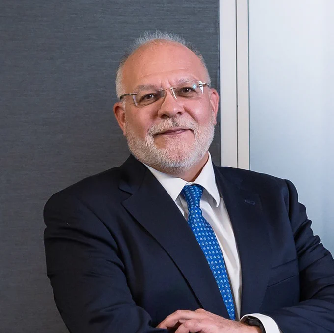 El despacho de abogados internacional Eversheds Sutherland incorporará a partir del 1 de enero de 2025 a Juan Alonso Berberena como nuevo counsel del área de Laboral en su oficina de España. Berberena se incorporará junto al abogado Gonzalo Sotomayor, ambos provenientes del bufete internacional Dentons.
