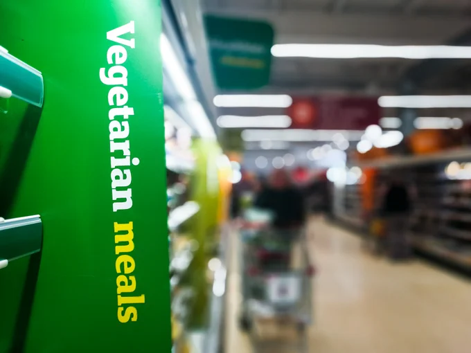 Getty Images - Vegetarian meals  aisle signage