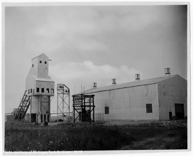 Shafthouse and warehouse building