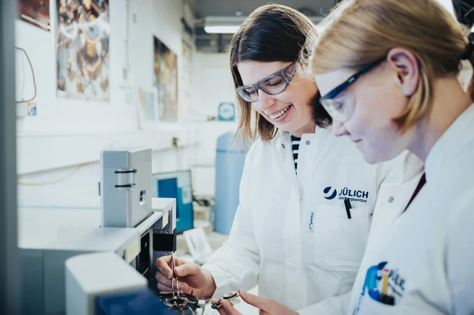 © Helmholtz-Institut Münster / Mohn