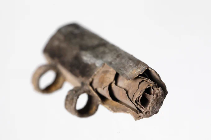 Photo of the amulet: (Archaeologisches Museum Frankfurt / Uwe Dettmar)