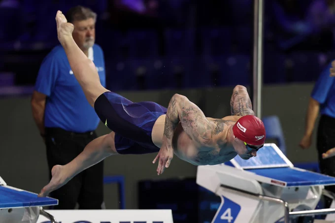 Jacob Peters dives from the blocks In Budapest