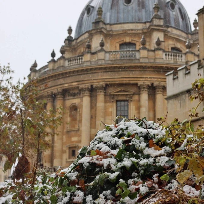 A snowy Radcliffe Camera