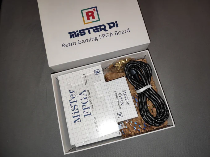 MiSTER Pi box contents