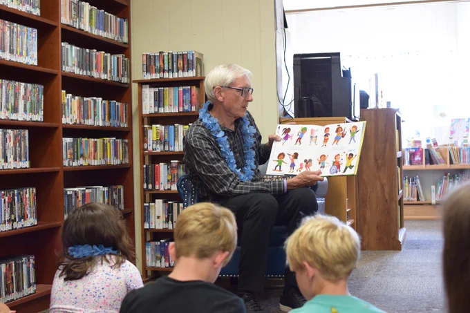 Gov. Evers reads to kids at the library 