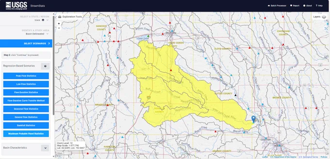 A watershed in yellow shaped like a badminton birdie. Water flows to the southeast. 