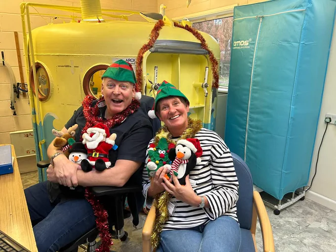 Darren and Becky two of our great volunteers in Oxygen Therapy.