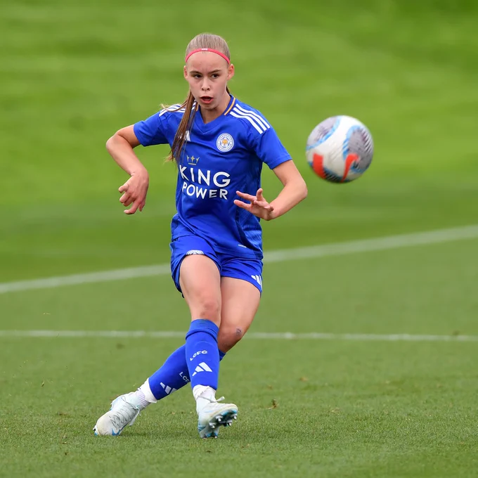 Nelly Las in action for the LCFC Women U21s Academy.