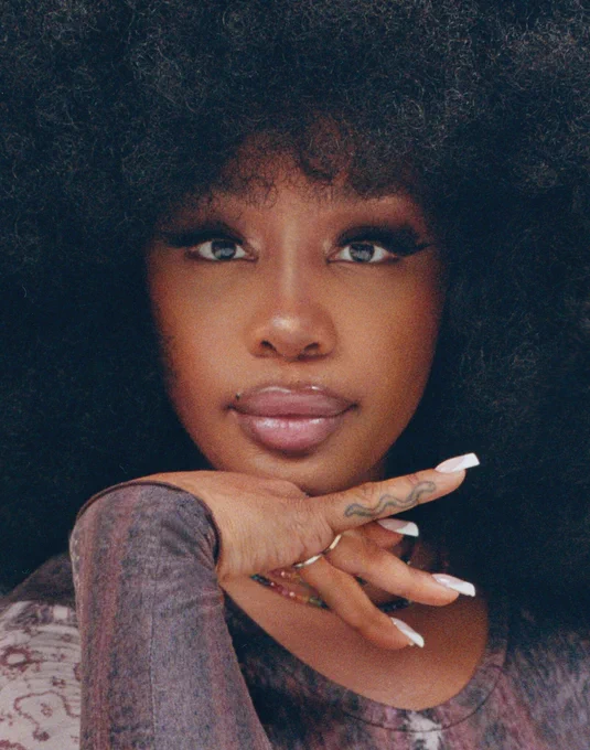 A pic of solana (sza)