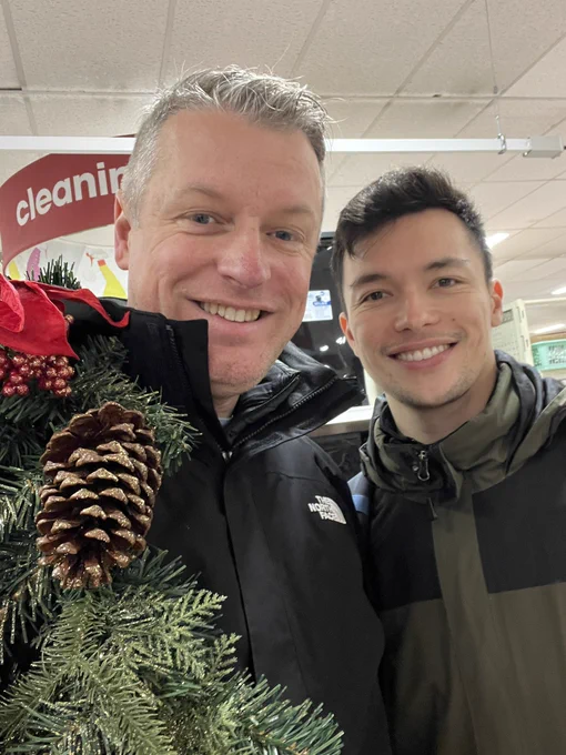 Buying Xmas decorations with Sydney