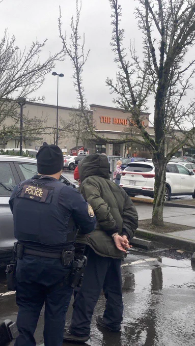 Arrest in front of Home Depot