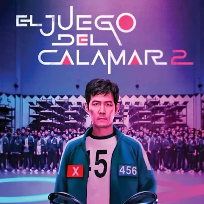 En primer término, en el dormitorio de El juego del calamar, ante el atril en forma de regalo, Gi-hun mira al frente con gesto serio. Lleva el chándal verde de jugador con el número 456 en la solapa izquierda de la chaqueta y un distintivo rojo con una cruz blanca en la derecha. A su espalda, varias centenas de jugadores se sitúan delante de decenas de literas. En el suelo hay dos grandes símbolos iluminados con luz led; a nuestra izquierda, un círculo azul y a la derecha,  una cruz roja.