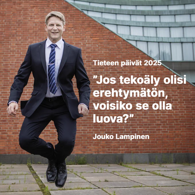 Jouko Lampinen on Tieteen päivien tekoälypaneelin puheenjohtaja lauantaina 11. tammikuuta. Keskusteluun osallistuvat filosofi Lauri Järvilehto, aivotutkija Mikko Sams ja tekoälytutkija Laura Ruotsalainen. Kuva: Lasse Lecklin.