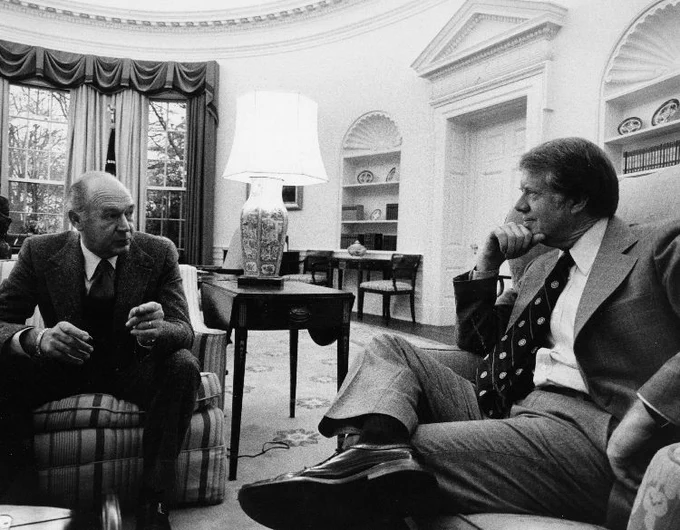 Photo source: Cecil D. Andrus Papers, Special Collections and Archives, Boise State University, MSS 140/MSS 141, 1977. President Carter and Secretary of Interior Cecil D. Andrus in the Oval Office.
