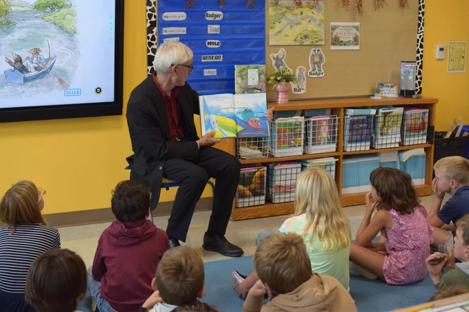 Gov. Evers reads to students
