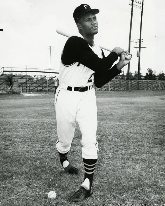 Black and white batting portrait of Roberto Clemente wearing a Pirates uniform. (National Baseball Hall of Fame and Museum)