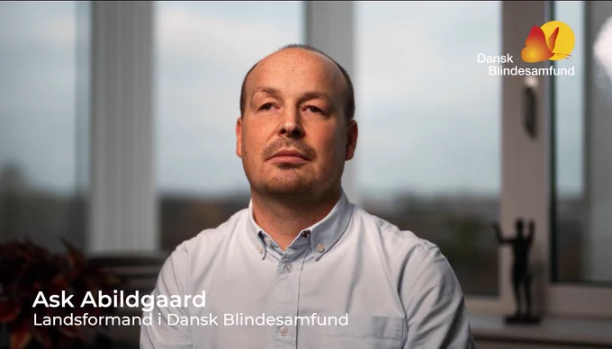 Billede af Ask på sit kontor.